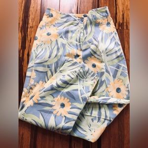 TALBOTS Yellow Sunflowers On Blue And Green ￼Print Capris  Pants Size 4
